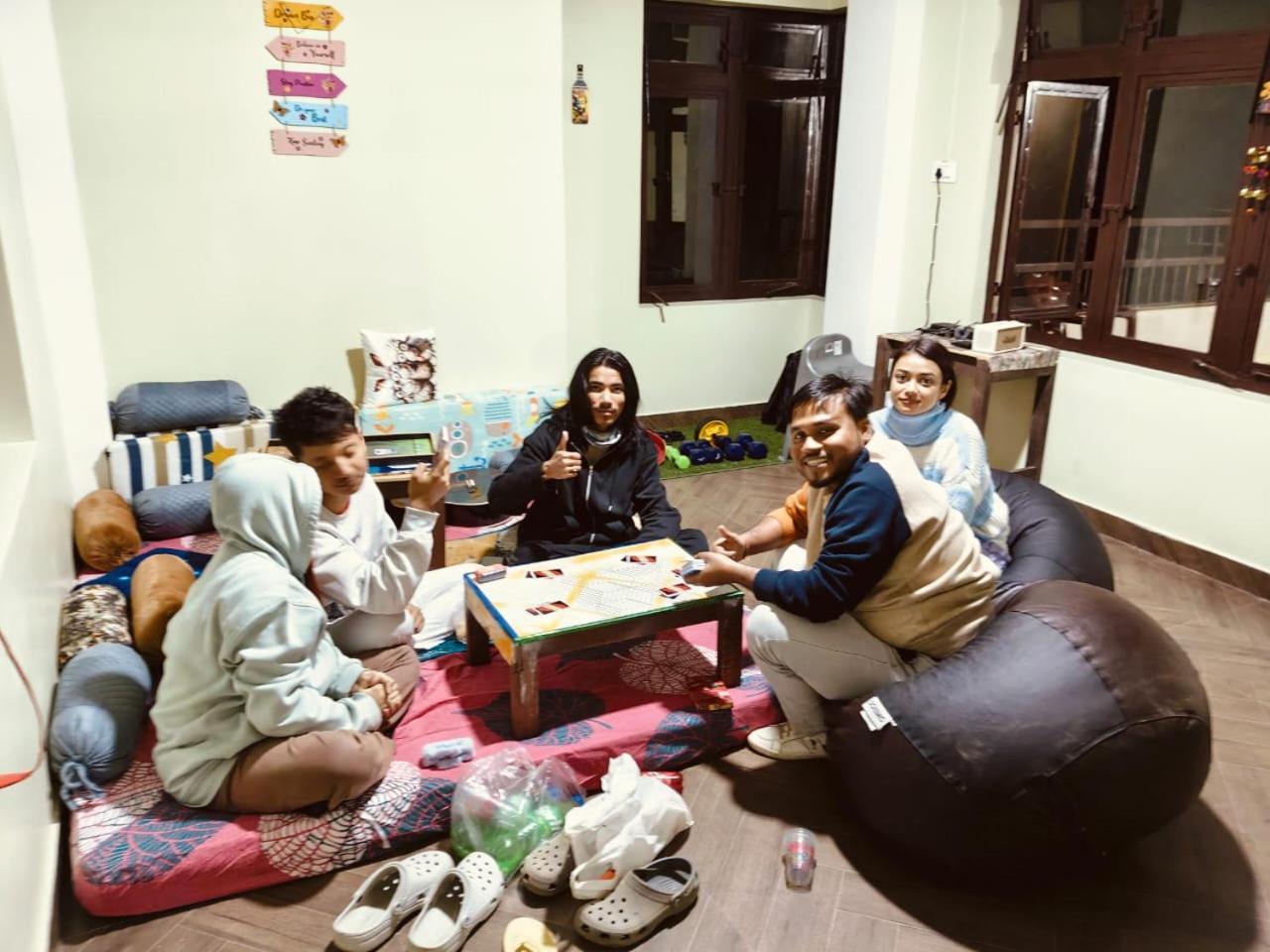 Xtsy Travellers Hostel Shillong Eksteriør bilde