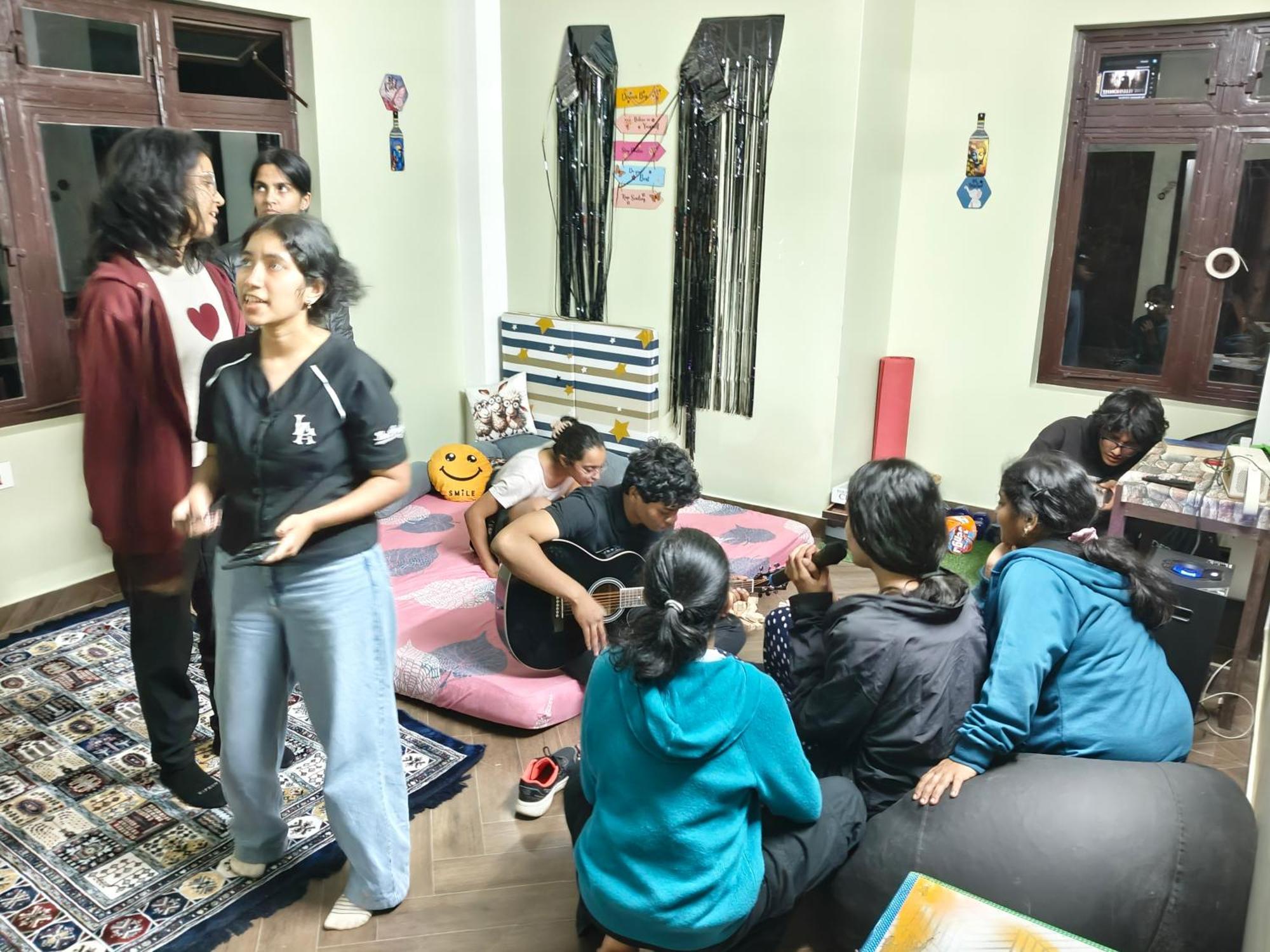 Xtsy Travellers Hostel Shillong Eksteriør bilde