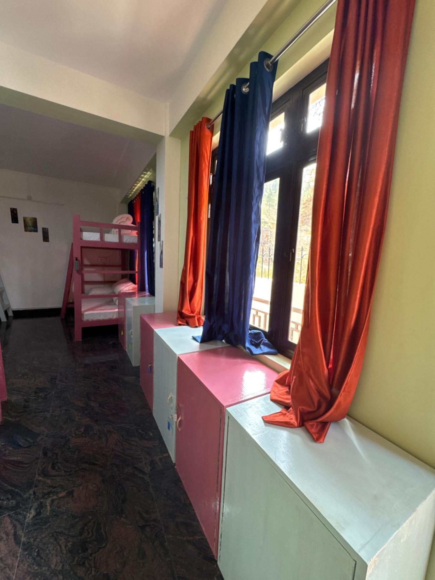 Xtsy Travellers Hostel Shillong Eksteriør bilde
