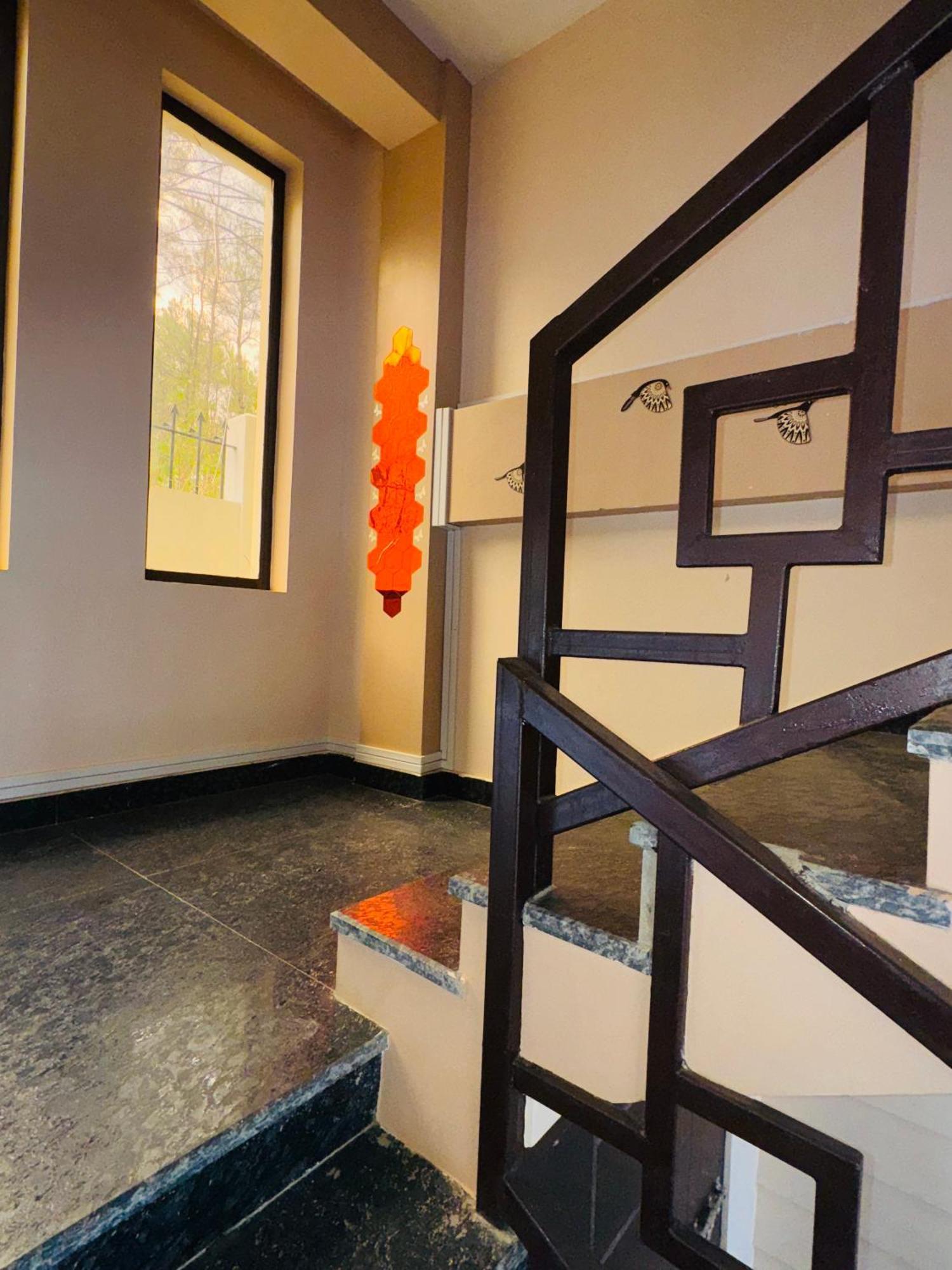 Xtsy Travellers Hostel Shillong Eksteriør bilde