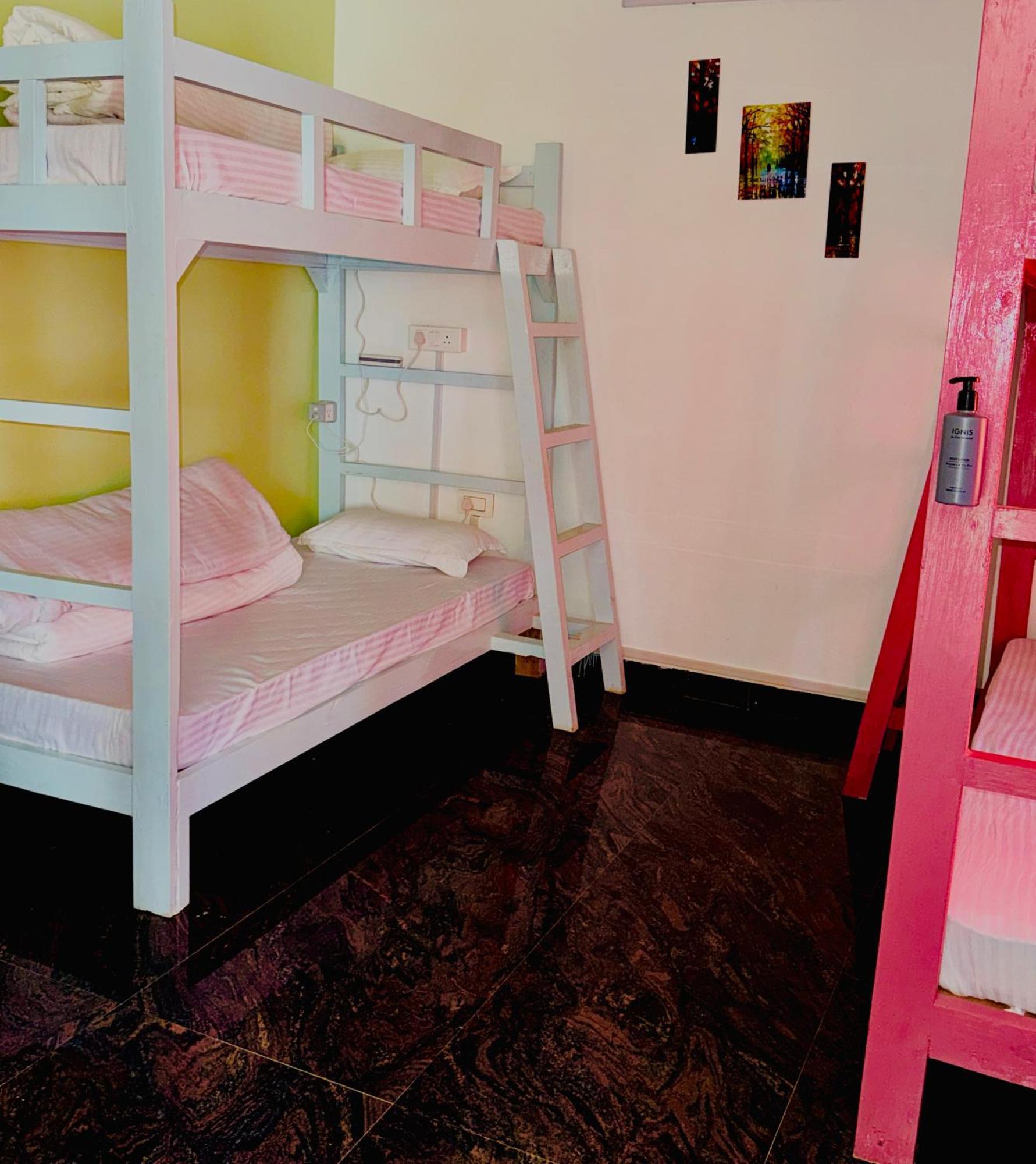 Xtsy Travellers Hostel Shillong Eksteriør bilde